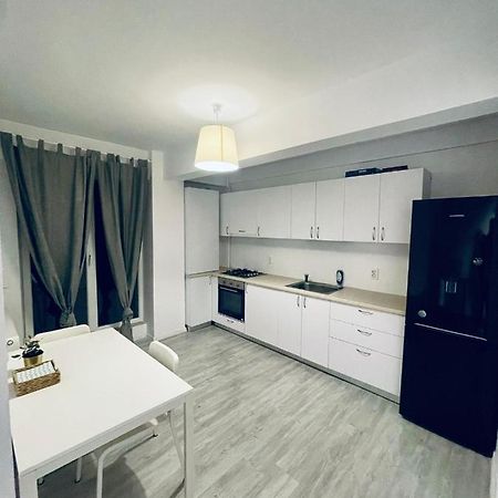 Santorini Residence Apartment Otopeni Exterior photo